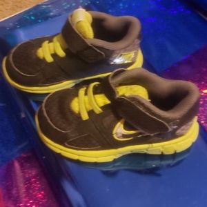 childrens nike trainers